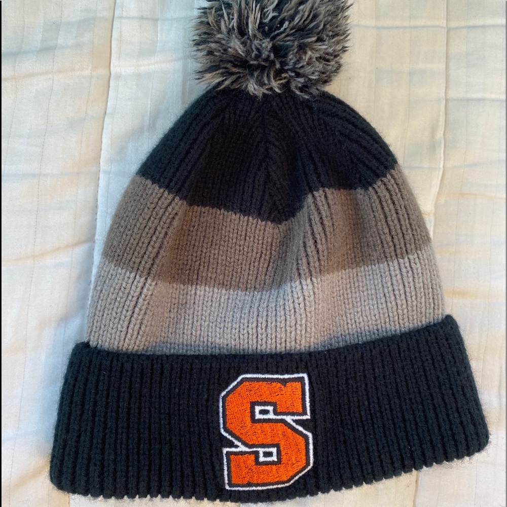 ✨3/$25✨ Syracuse pom beanie